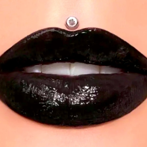 NIB - Jeffree Star Supreme Gloss - Weirdo Black - Picture 1 of 4